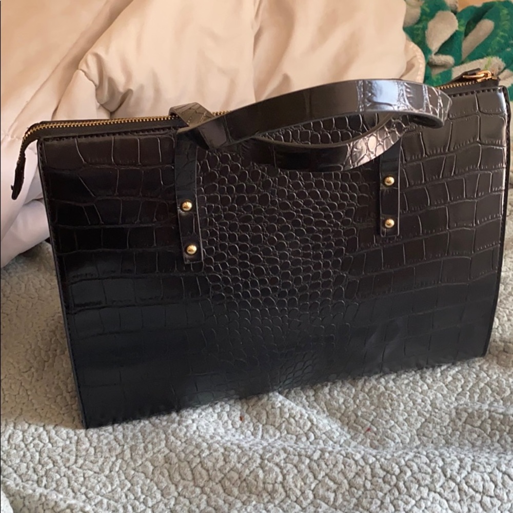 Guess Purse - Picture 3 of 5